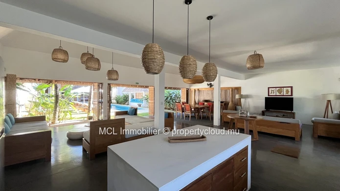 Luxurious and atypical 4 Bedroom House in Pointe aux Canonniers 