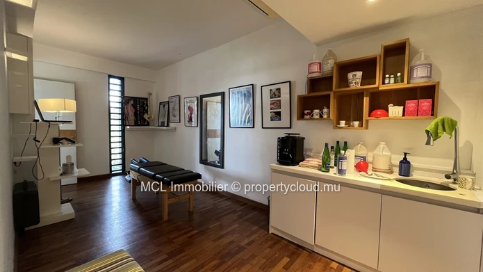 152m² Office Space for Sale in Ebène