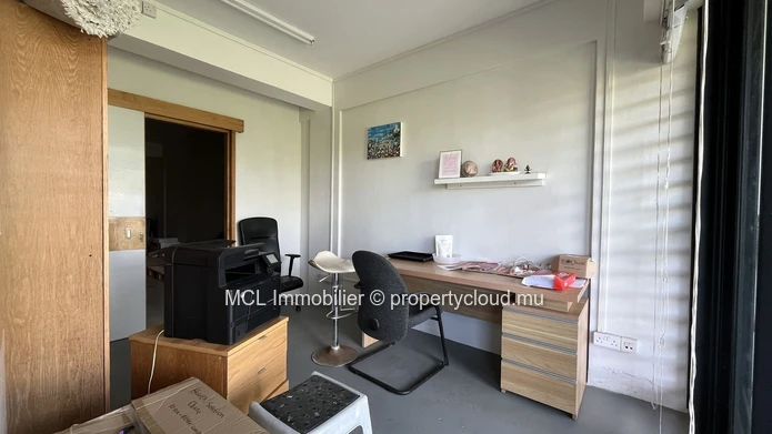 152m² Office Space for Sale in Ebène