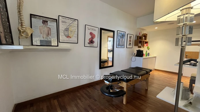 152m² Office Space for Sale in Ebène
