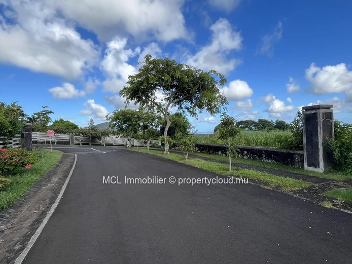 Prime Residential Seaview Land in Mont Piton (Sole Mandate)