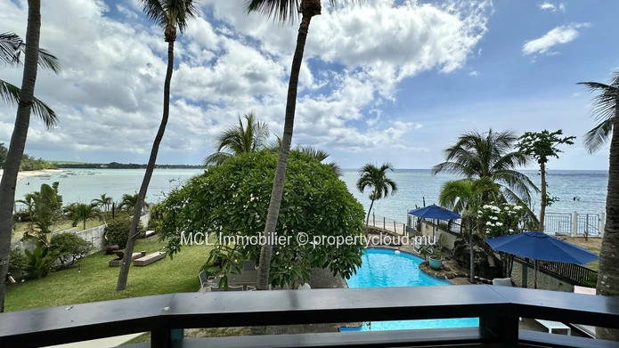 7 bedroom beachfront villa in Albion