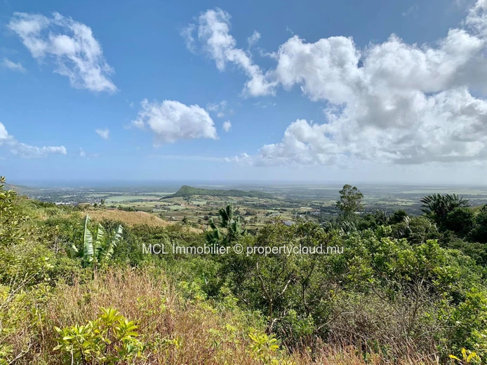 Agricultural land of 2,120.85m2 in Pamplemousses