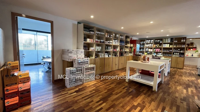 152m² Office Space for Sale in Ebène