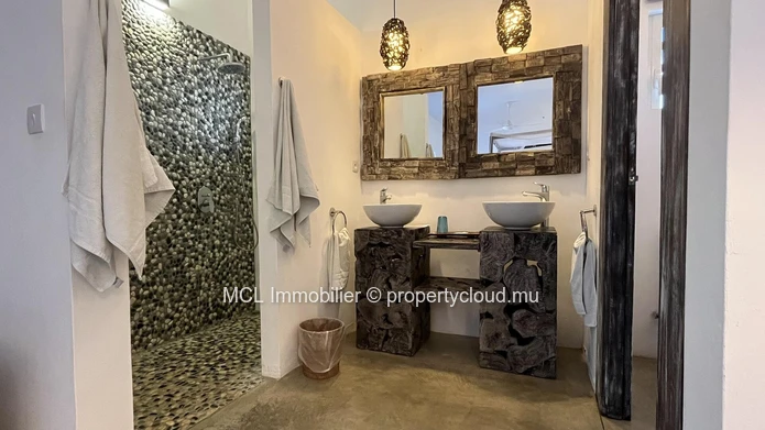 Luxurious and atypical 4 Bedroom House in Pointe aux Canonniers 