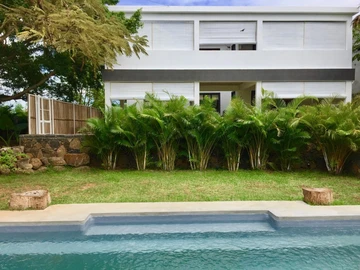 6 Bedroom House