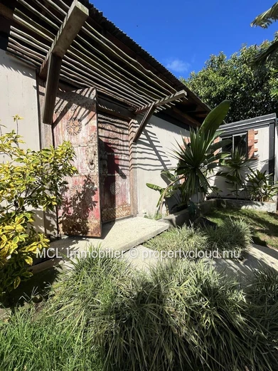 Magnificent 450m2 luxury property 