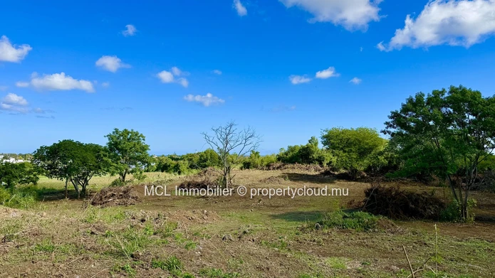 Daruty Forest Charmoses — Magnificent plot nestled in a preserved and secure natural environment