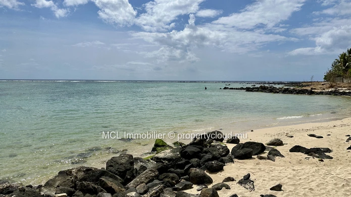 7 bedroom beachfront villa in Albion
