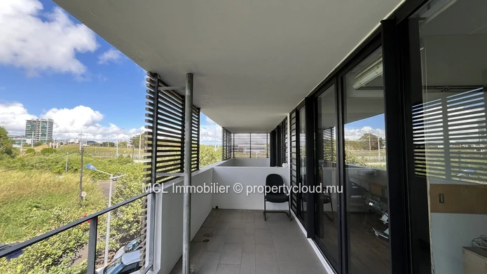 152m² Office Space for Sale in Ebène