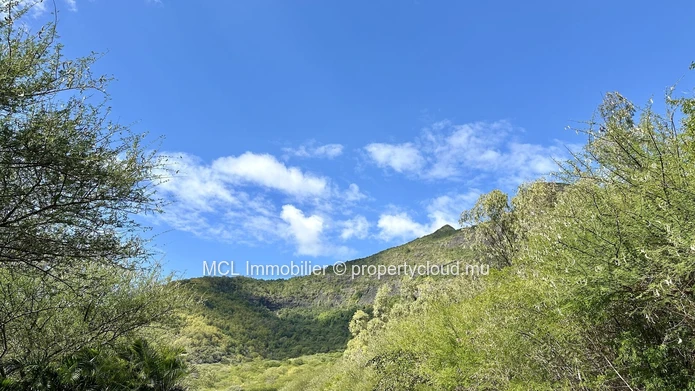 Terrain résidentiel de 1,712.78m2  à Pailles