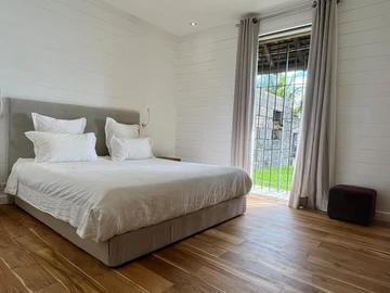 5 Bedroom Villa