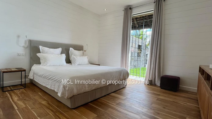 Luxurious beachfront house with private pool in Pointe aux Canonniers
