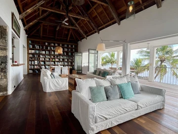 5 Bedroom Villa