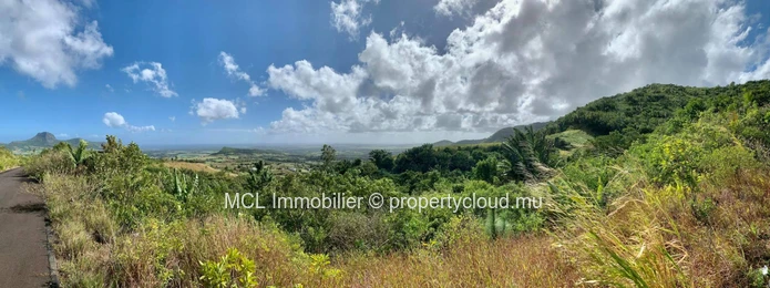 Agricultural land of 2,120.85m2 in Pamplemousses