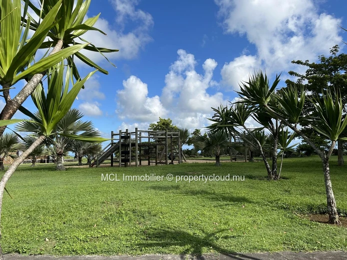 Prime Residential Seaview Land in Mont Piton (Sole Mandate)