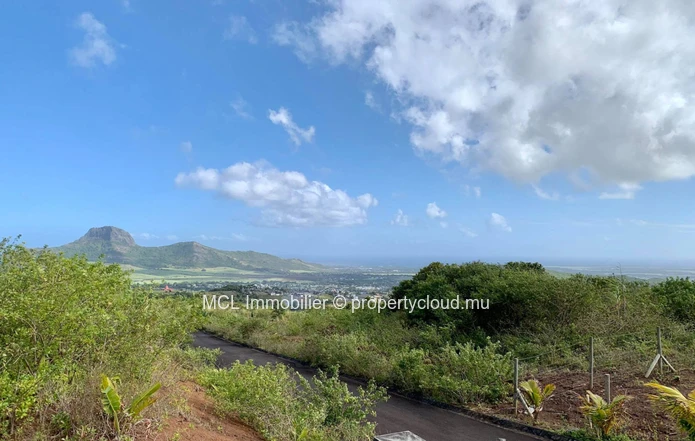 Agricultural land of 2,120.85m2 in Pamplemousses
