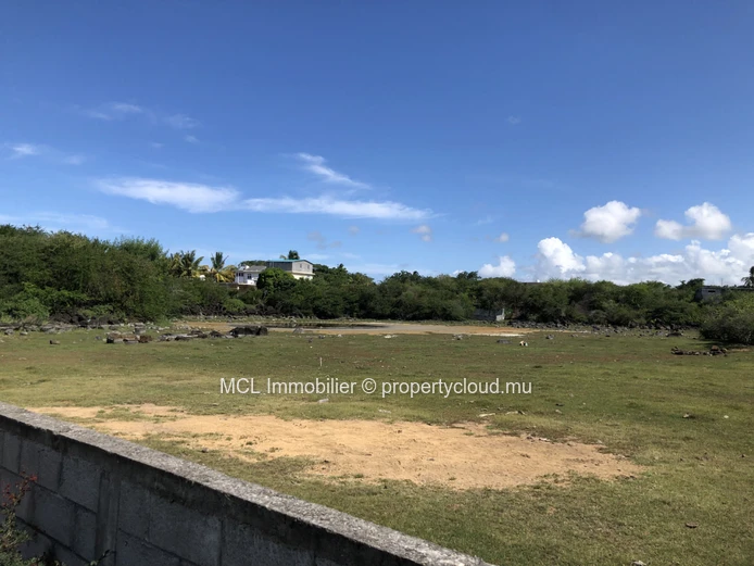 Residential land of 9,656m2 in Cap Malheureux