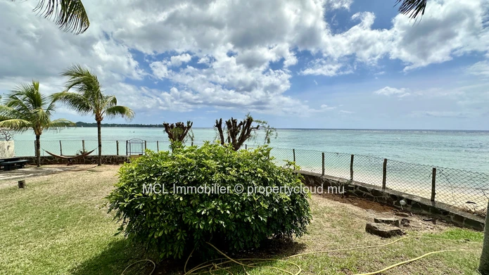 7 bedroom beachfront villa in Albion