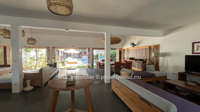 Luxurious and atypical 4 Bedroom House in Pointe aux Canonniers 