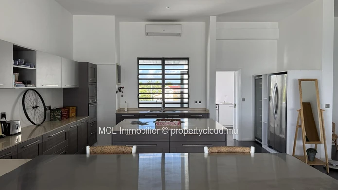 3 bedroom beachfront Penthouse in Pereybere
