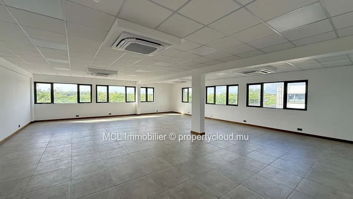 Bureaux à louer à Terre Rouge ,