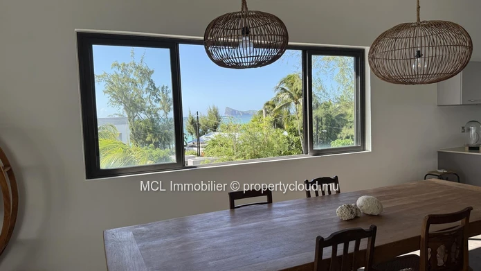 3 bedroom beachfront Penthouse in Pereybere