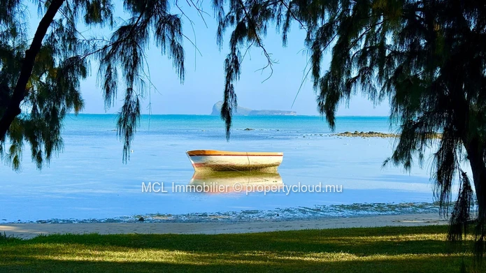 Terrain en front de mer