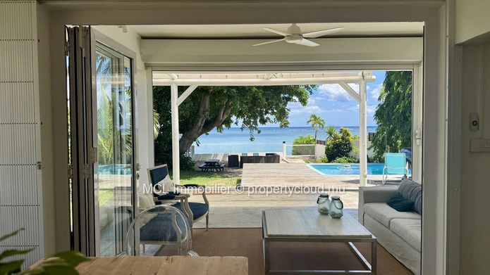 Luxury Beachfront Villa 